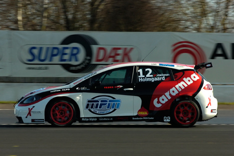 Kim Holmgaard skal køre internationale løb i år, hvor han stiller op for Team Caramba i bl.a. et 24-timers løb på Silverstone i England.